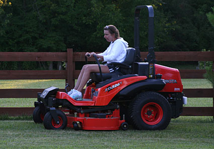 Kubota ZD326s